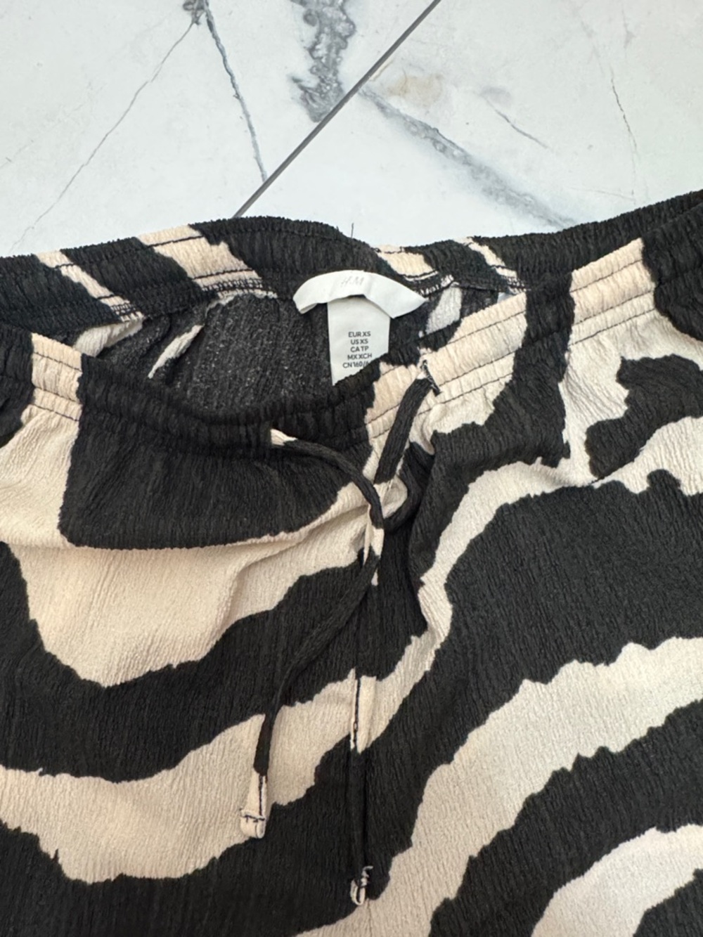 Wide-Leg Zebra Print Pants - Picture 3 of 4